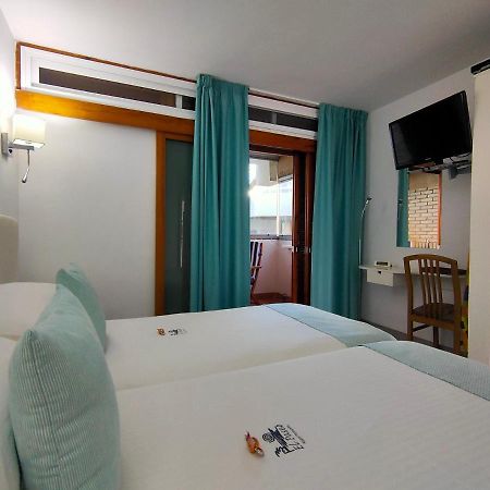 Apartamentos El Paseo بلايا ديل إنغلز المظهر الخارجي الصورة