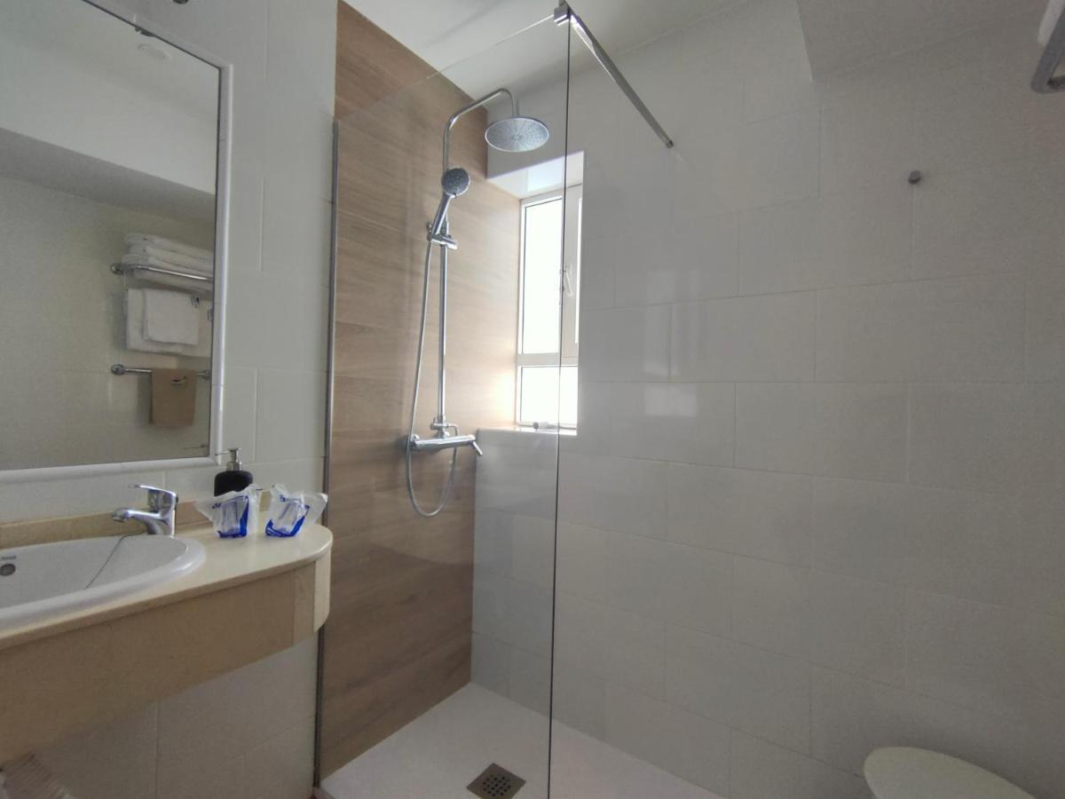 Apartamentos El Paseo بلايا ديل إنغلز المظهر الخارجي الصورة