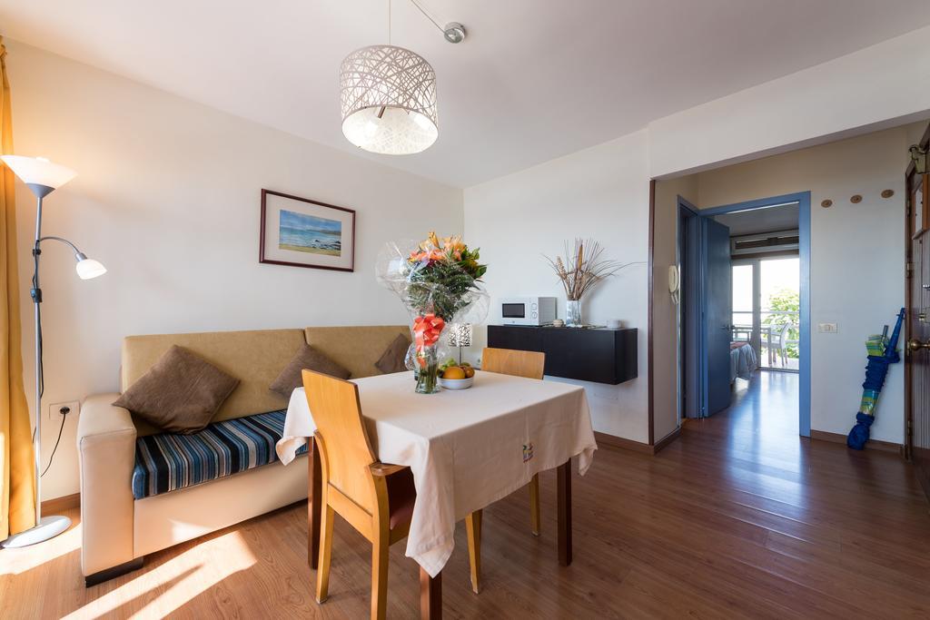 Apartamentos El Paseo بلايا ديل إنغلز المظهر الخارجي الصورة