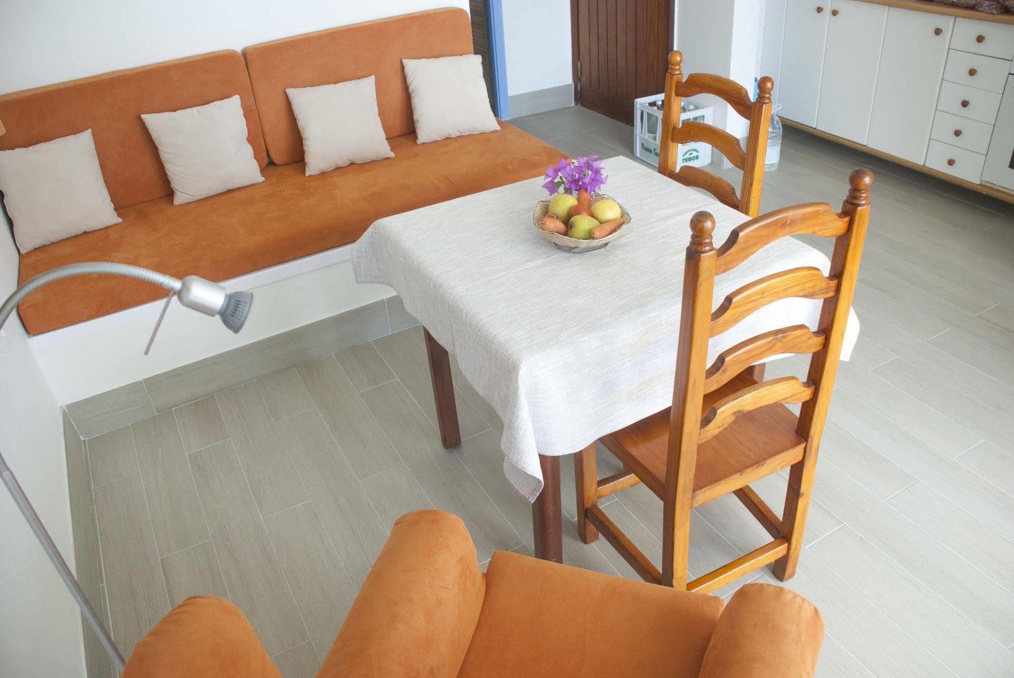Apartamentos El Paseo بلايا ديل إنغلز المظهر الخارجي الصورة