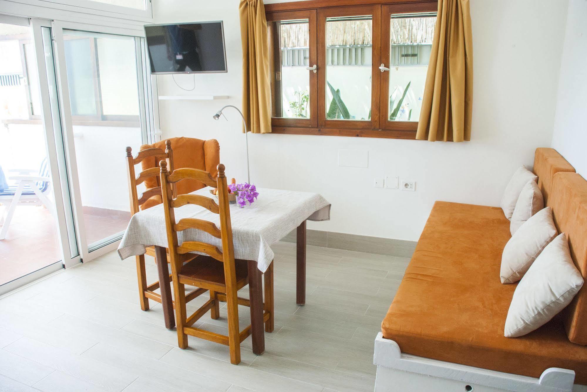 Apartamentos El Paseo بلايا ديل إنغلز المظهر الخارجي الصورة